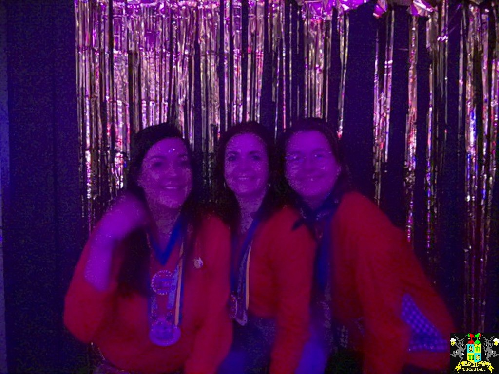 ../Images/Jeugd Opwarmbal Photobooth 035.jpg